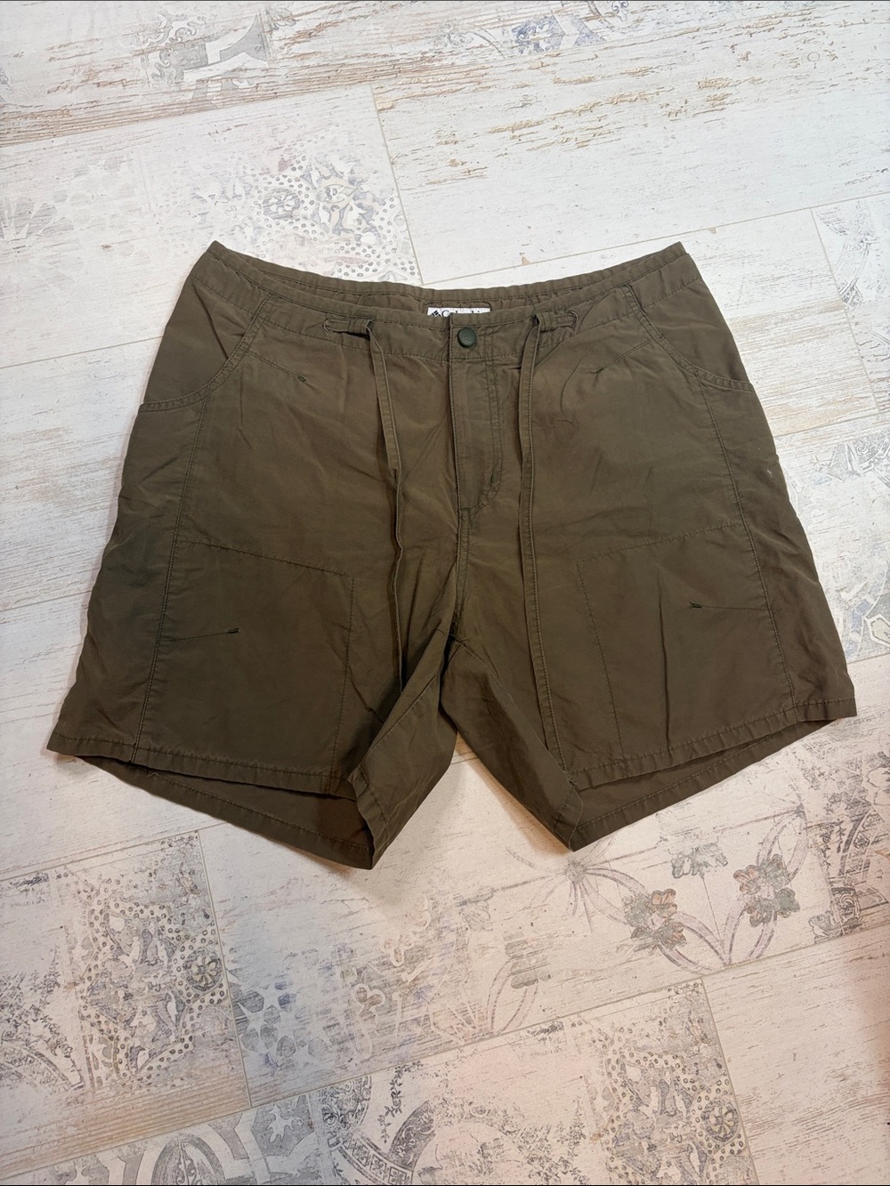 Columbia Brown Green Shorts